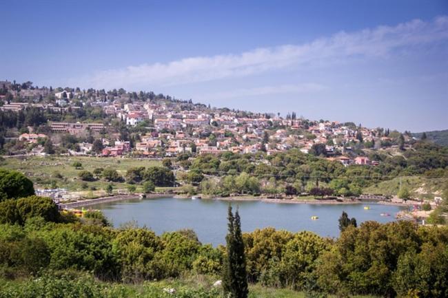 מול האגם Lägenhet Maalot Tarshiha Exteriör bild